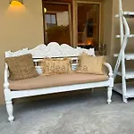 Stylish & Idyllic Finca With Private Garden 5 Min Walking From South Beach Barcelona In Gava Mar