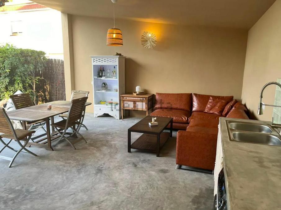 Ferienhaus Stylish & Idyllic With Private Garden 5 Min Walking From South In Gava Mar Barcelona