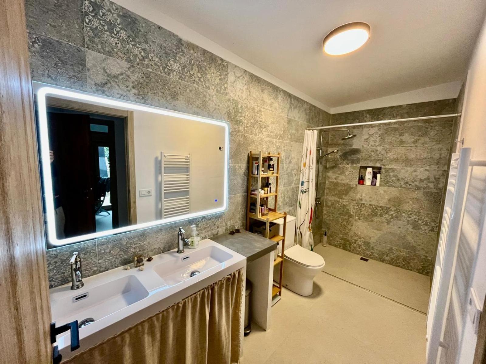 Stylish & Idyllic With Private Garden 5 Min Walking From South In Gava Mar Barcelona